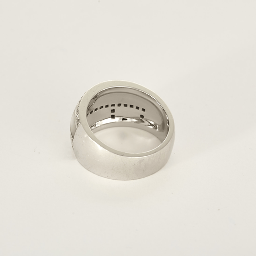 Bague 54 Other Bague en Or blanc 18k Diamant and Nacre 58 Facettes DV31569-2