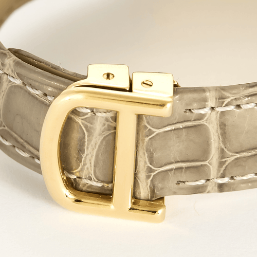 Cartier Montre Tank en or jaune et diamants 58 Facettes DV31731-1