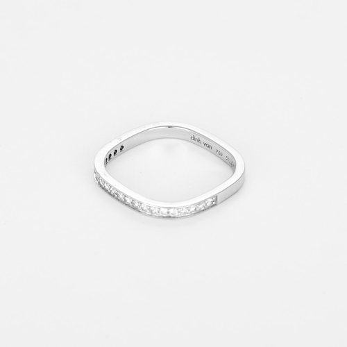 51 Dinh Van - Demie Alliance carrée en or blanc et diamants 58 Facettes DV31794-1