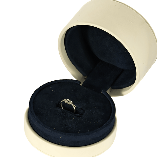 FRED- Chance Infinie - Bague en or blanc. Petit Modèle.