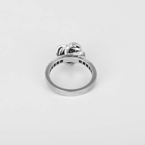 BOUCHERON - Pivoine - Bague en or blanc, diamants