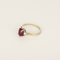 Bague en or blanc ornée d’un rubis de 1,50 carat, épaulé de diamants pour 0,12 carat au total