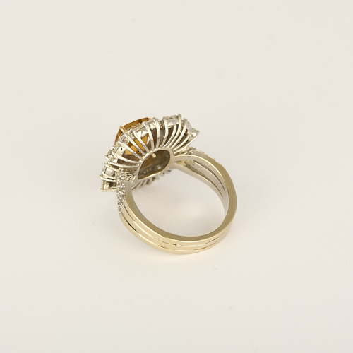 Bague en platine , citrine et diamants