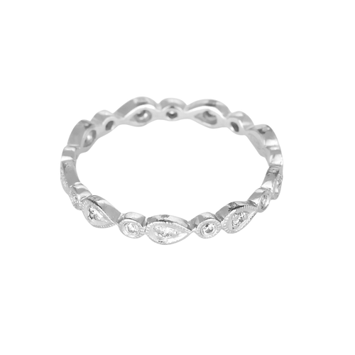 Alliance en or blanc et diamants