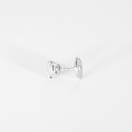 Boucles d'oreilles VAN CLEEF & ARPELS - Boucles d'oreilles puces en or blanc et diamants 58 Facettes DV31731-2