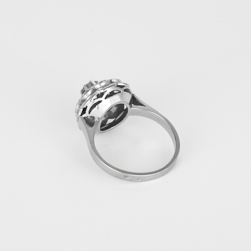 Other Bague en Or blanc 18k Diamant et diamants taillés en rose