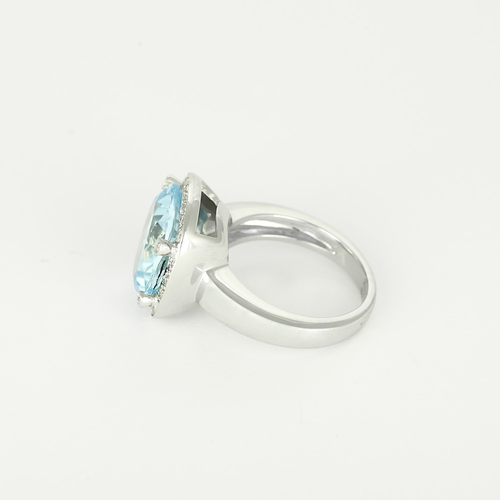 Poiray - Filles Antik - Élégante bague en or blanc, topaze de 8 carats et diamants