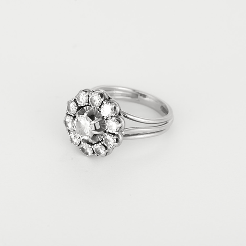 Bague à motif rayonnant en platine et or gris, diamants