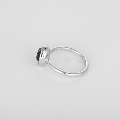 Bague en Or blanc 18k Saphir