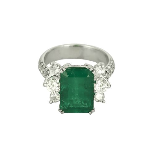 52.5 Élégante bague en or blanc, émeraude : 4,46 carats et diamants : 1,10 carat 58 Facettes DV32014-2