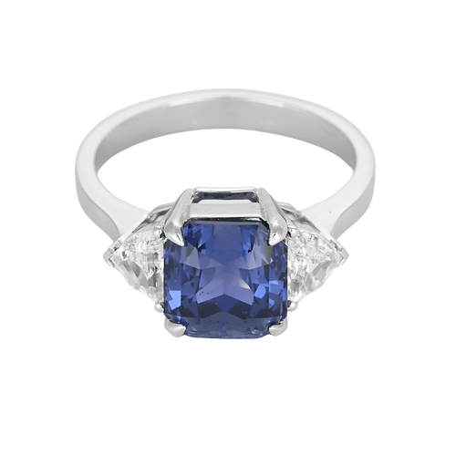 53 Élégante bague en or blanc, saphir de Ceylan non chauffé : 4,99 carat et diamants : 0,20 carat 58 Facettes DV32014-1
