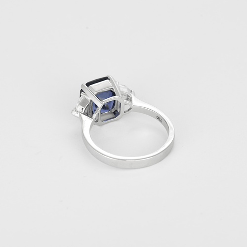 53 Élégante bague en or blanc, saphir de Ceylan non chauffé : 4,99 carat et diamants : 0,20 carat 58 Facettes DV32014-1