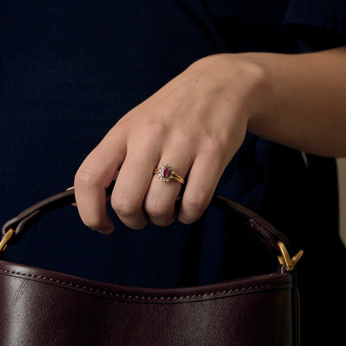 Bague 54 Bague marguerite en or jaune, rubis : 0,50 carat et diamants : 0,10 carat 58 Facettes DV32155-2