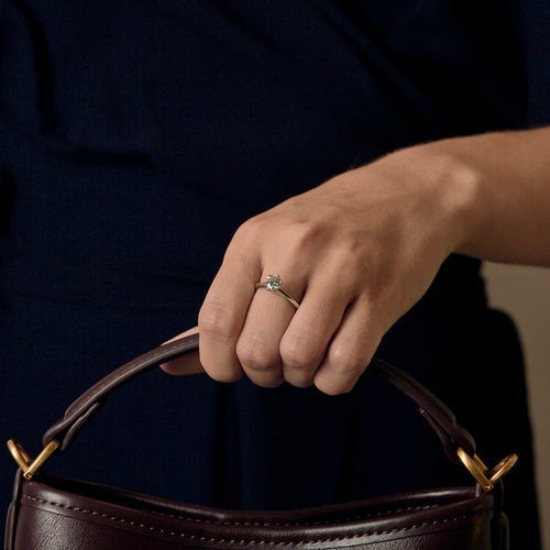 TIFFANY - Bague solitaire en platine et diamant 0.90 carat