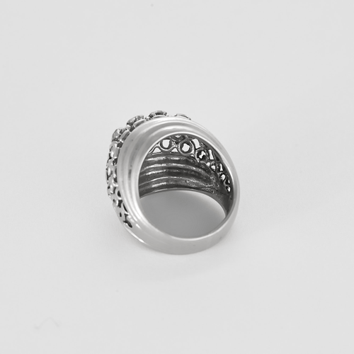 Bague en or gris et diamants 58 Facettes DV0156-6-43-2