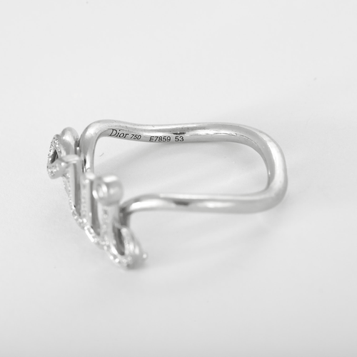 Dior - Oui - Bague en or blanc et diamants : 0,25 carat