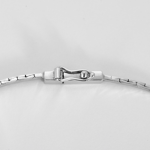 Collier Élégant collier en or blanc, saphirs : 1,80 carat et diamants : 0,80 carat 58 Facettes DV31455-2
