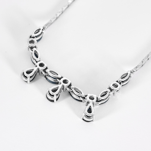 Collier Élégant collier en or blanc, saphirs : 1,80 carat et diamants : 0,80 carat 58 Facettes DV31455-2