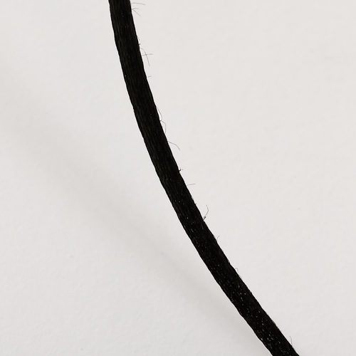 Dinh Van - Cible - Élégant pendentif en or blanc, diamants sur cordon noir 58 Facettes DV32132-1