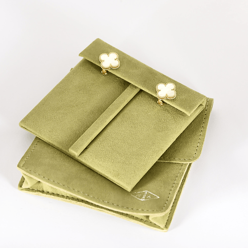 Van Cleef & Arpels Boucles d'oreilles Vintage Alhambra en Or jaune 18k nacre blanche 58 Facettes DV4391-6