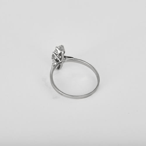 57 Bague en or blanc et diamants : 0,80 carat 58 Facettes DV31672-3