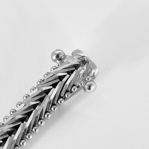 Bracelet en or blanc, saphirs : 1,5 carat et diamants : 0,60 carat 58 Facettes DV32533-4