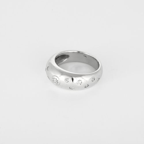 53 Bague jonc bombé en or blanc et diamants 58 Facettes DV0665-11