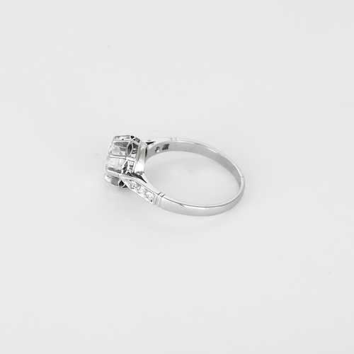 49 Bague Solitaire en platine, diamants : 0,70 carat au total 58 Facettes DV26158-20