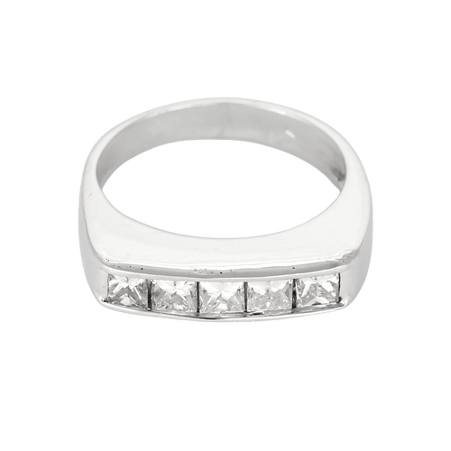 53 Bague en or blanc, et diamants de taille princesse : 0,50 carat 58 Facettes DV0665-10