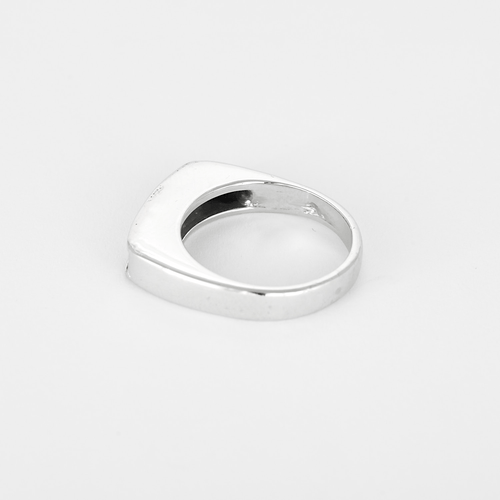 53 Bague en or blanc, et diamants de taille princesse : 0,50 carat 58 Facettes DV0665-10