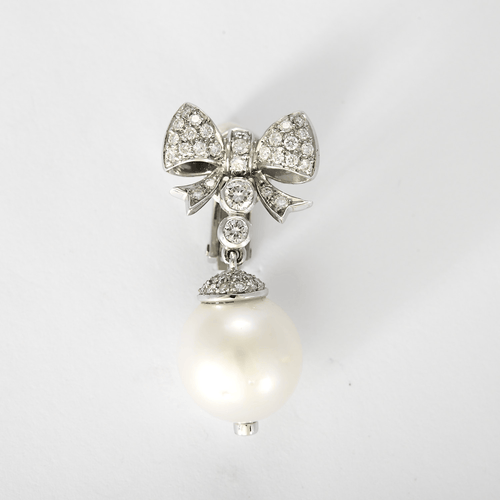 Boucles d'oreilles en or blanc, perles de cultures et diamants : 0,80 carat 58 Facettes DV31450-48