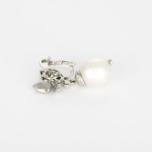 Boucles d'oreilles en or blanc, perles de cultures et diamants : 0,80 carat 58 Facettes DV31450-48