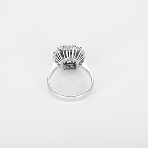 53 Bague marguerite, topaze : 2,50 carats et diamants : 0,70 carat 58 Facettes DV31450-22
