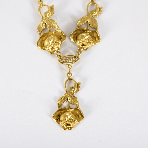 Collier en or jaune à motif de roses ciselées 58 Facettes DV29018-3