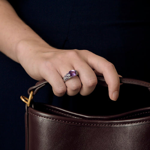 52 Mauboussin - Plaisir d'amour - Bague en or blanc, améthyste et diamants 58 Facettes DV32524-3