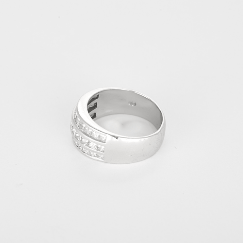 54 Bague en Or blanc 18k Diamant 58 Facettes DV32729-8