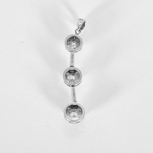 Pendentif trilogie en or gris et diamants