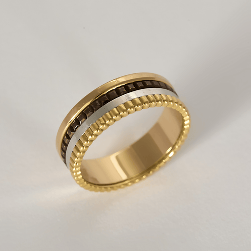 59 Boucheron Bague  quatre classique en Or jaune, blanc et rose 18k 58 Facettes DV32545-3