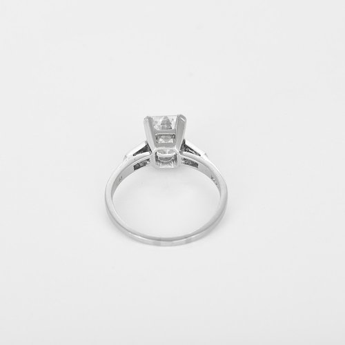 52.5 Bague Solitaire en or blanc, diamants : 1,80 carat 58 Facettes DV26158-30
