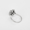 Bague marguerite en or blanc et diamants