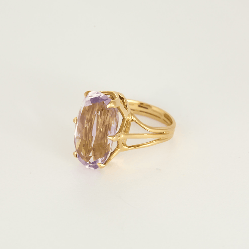 54 Bague cocktail en or jaune et améthyste 58 Facettes DV31672-11