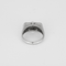 Charmante Bague en or gris et diamants.