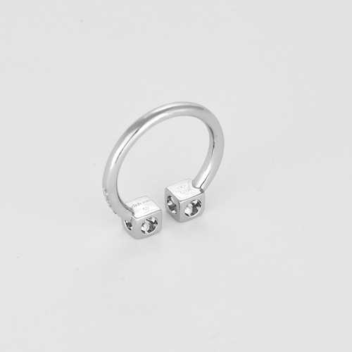 53 Dinh Van - Le cube XL - Bague en or blanc et diamants 58 Facettes DV33379-1
