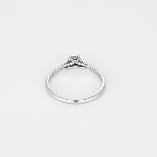 59 Tiffany & Co - Bague solitaire en platine (950 millièmes) 58 Facettes DV33428-1