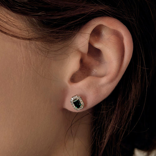 Élégantes boucles d'oreilles en or blanc, émeraudes et diamants 58 Facettes DV11922-7