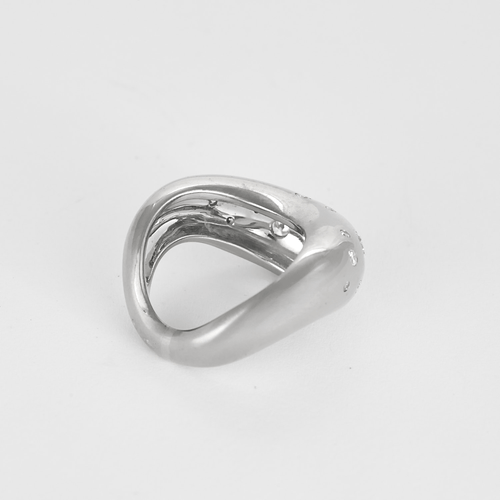 54 FRED - MOUVEMENTÉ - Bague en or blanc et diamants 58 Facettes DV32565-1