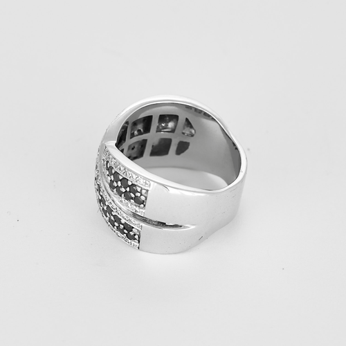 57.5 Bague en or blanc, diamants et diamants noirs 58 Facettes DV32524-2