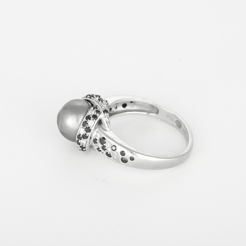 58 Mauboussin - Caviar d'amour - Bague en or blanc, perle de culture, diamants noirs et diamants blancs 58 Facettes DV33838-1