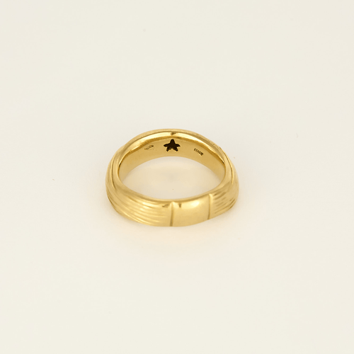 54 Élégante bague en or jaune ciselée et diamant 58 Facettes DV33869-4