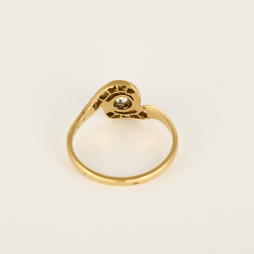 54 Bague tourbillon en or jaune, blanc et diamants : 0,15 carat 58 Facettes DV34030-10